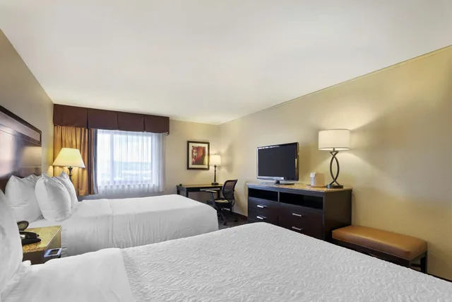 غرفة بسريرين كوين بإطلالة على الجبل، Best Western Plus Castle Rock 1/4