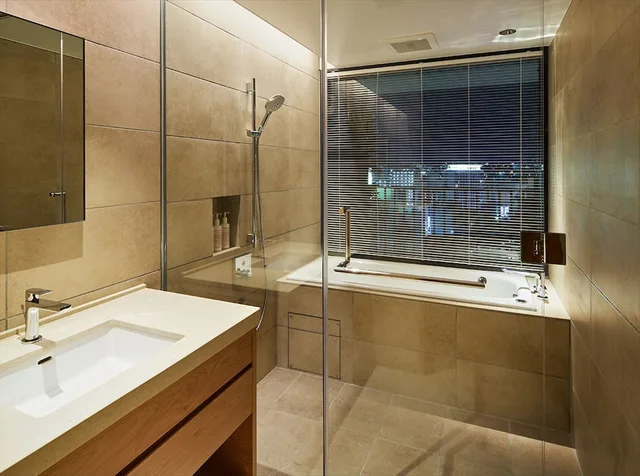 غرفة ديلوكس بسريرين منفصلين مع أريكة، Hotel Strata Naha 3/3