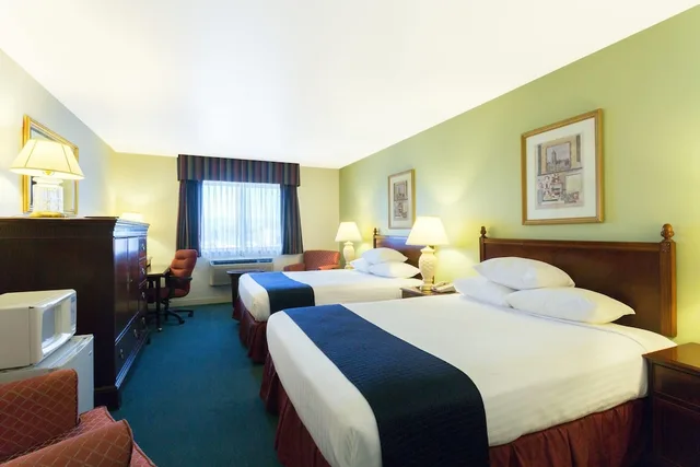 Suite, 4 Double Beds, Super 8 Montpelier 2/7