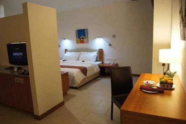 Family, 1 King and 1 Single Beds, Gloria Swiss Hotel and Apartment Sandakan 2/3