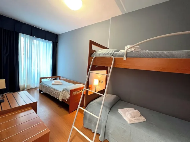 جناح عائلي بسرير مزدوج وسرير فردي وسرير بطابقين، Hotel Alemagna 1/3