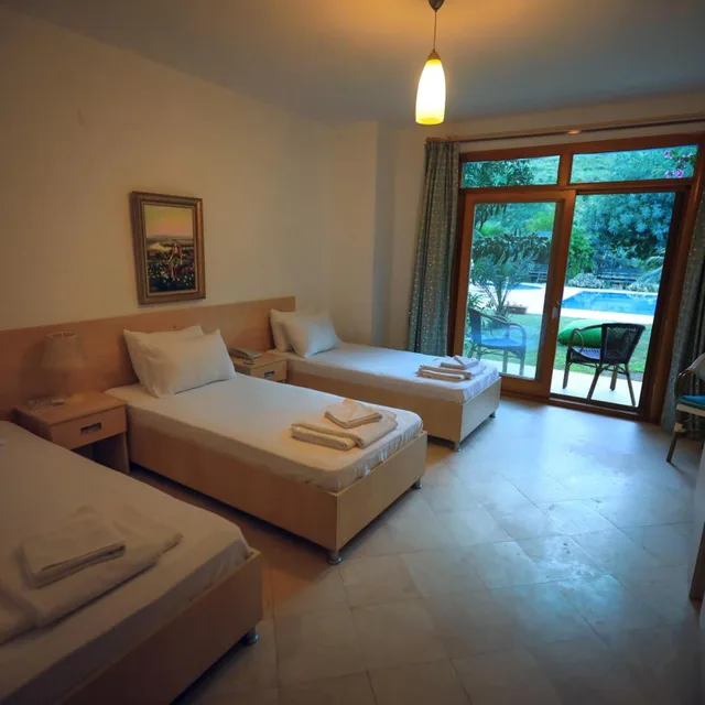 غرفة ثلاثية، Yonca Butik Hotel 1/2