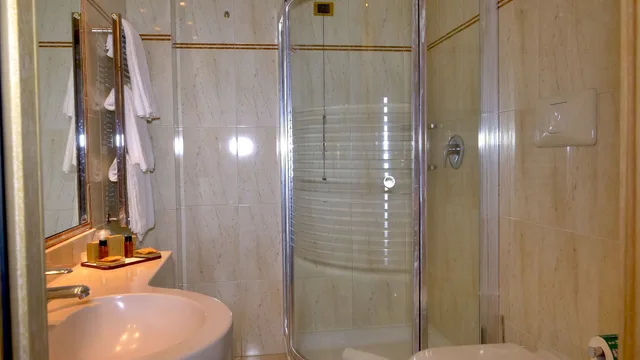 غرفة كلاسيكية بسرير كوين، Hotel 501 1/1