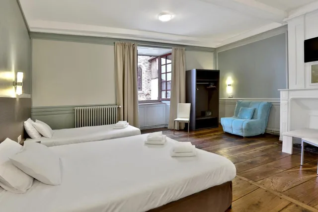 غرفة ثلاثية، AUBERGE DUPUYTREN 2/2