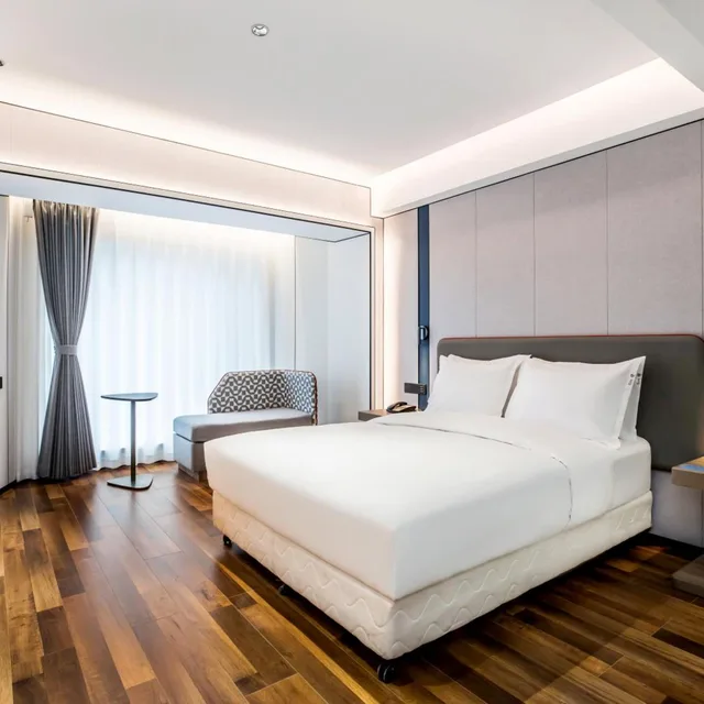 غرفة قياسية بسرير كينج وسرير كوين، HOLIDAY INN EXPRESS CHENGDE DOWNTOWN 1/9