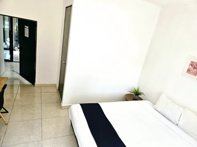 جناح بسرير كينج، Singular Polanco Sócrates 5/7