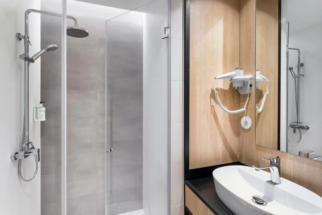 Deluxe, Double Bed, B&B HOTEL Guimaraes 6/7