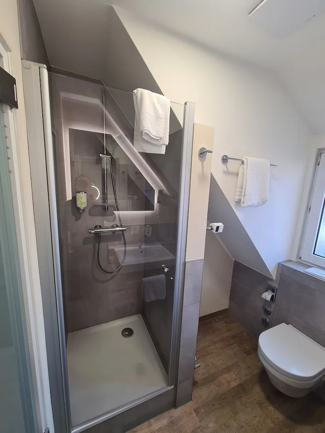 غرفة كلاسيكية مفردة بسرير فردي، Stadthotel Engel 8/10