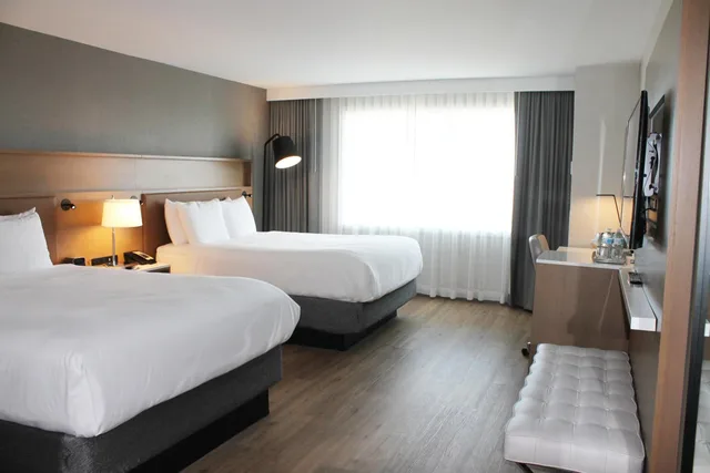 غرفة بسريرين كوين في المبنى الرئيسي، Oneida Casino Hotel 6/10