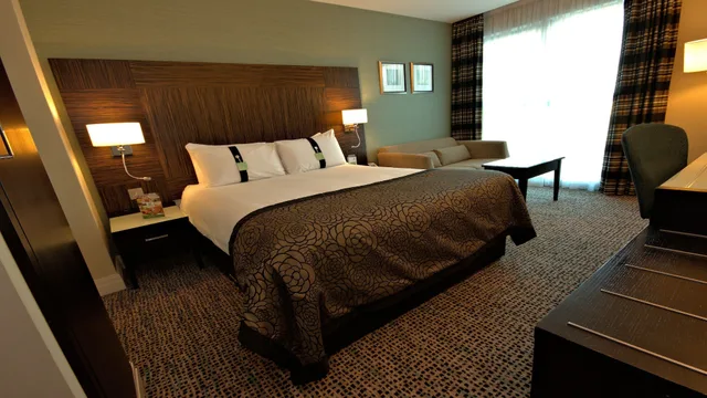 Premium, Single Bed, Holiday Inn Birmingham Airport 2/9