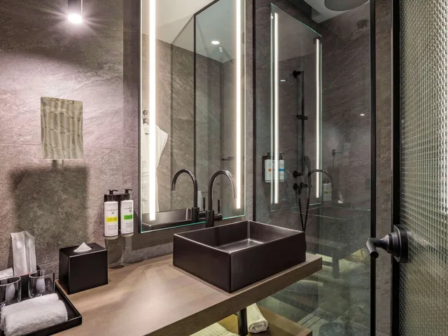 غرفة سوبيريور بسريرين منفصلين، Pullman Tbilisi Axis Towers 7/8