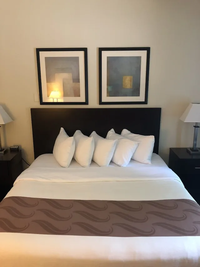 غرفة بسرير كينج، Days Inn by Wyndham Penn State 1/6