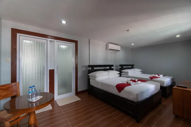 غرفة بريميوم سوبيريور بسرير كينج، One Averee Bay Hotel 2/2