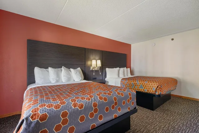 غرفة بسريرين كوين لذوي الإعاقة، Chicago Club Inn & Suites 2/5