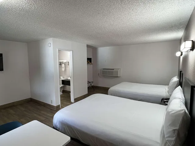 غرفة ديلوكس بسريرين كوين للمدخنين، Motel6 Orange, CA - Anaheim 6/10