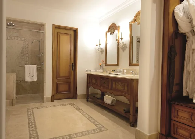 جناح استوديو ديلوكس بسرير كينج بإطلالة على المدينة، Palacio Nazarenas A Belmond Hotel 4/5