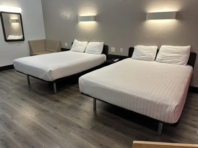 غرفة قياسية بسريرين كوين لذوي الإعاقة، Motel6 Globe, AZ 7/9