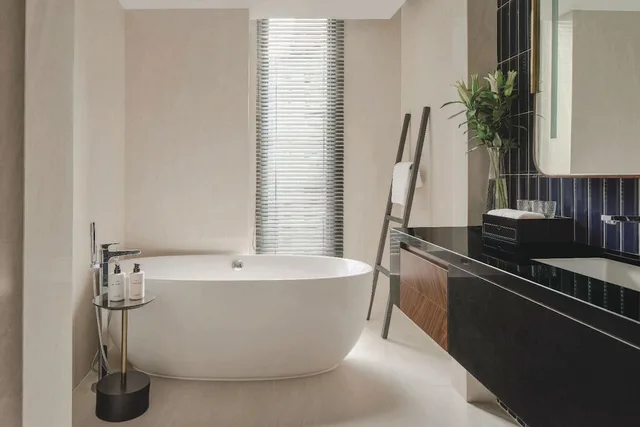 جناح جونيور بسرير كينج مع دخول صالة النادي في طابق مرتفع، InterContinental Bangkok Sukhumvit 10/10
