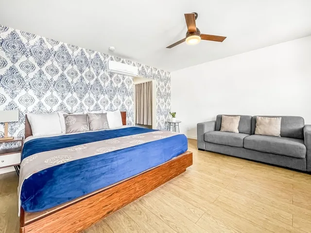 غرفة سوبيريور بسرير كينج، OceanSide Boutique Hotel Hollywood 2/4