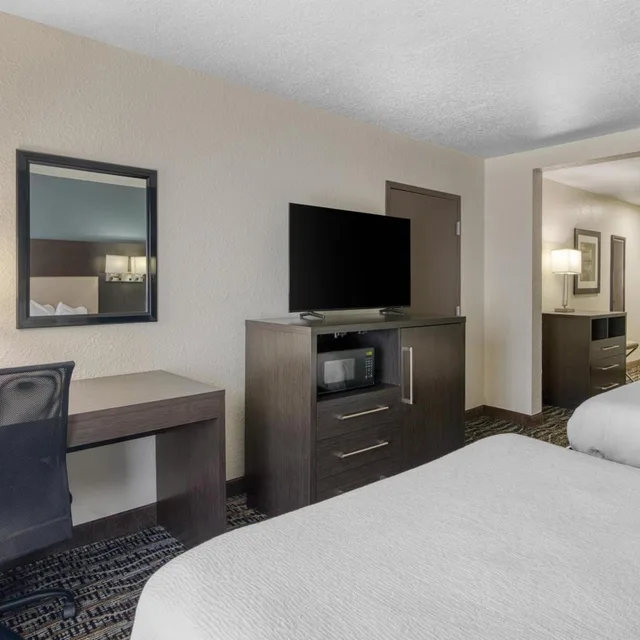 غرفة رباعية، Best Western Waldo Inn and Suites 4/7