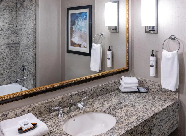 Suite, Multiple Beds, Accessible، Embassy Suites by Hilton Seattle Bellevue 4/5