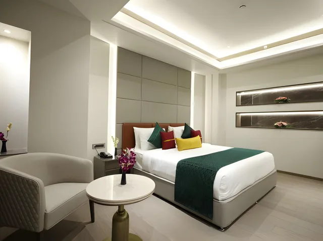 Suite, Marigold Regency 1/1