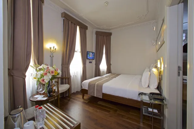 غرفة قياسية بسريرين منفصلين، TAXIM LOUNGE HOTEL 5/9
