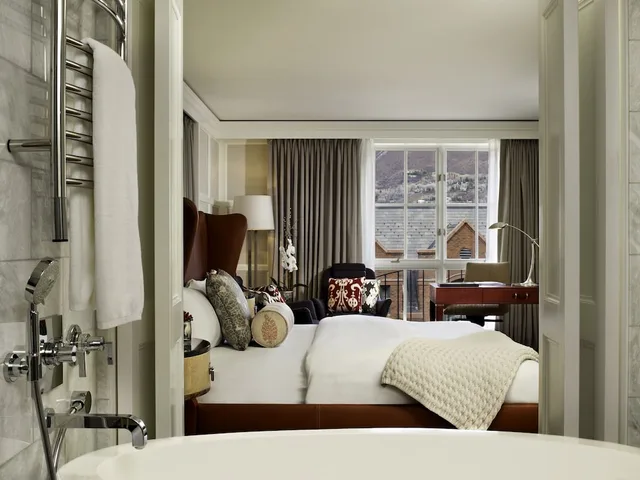غرفة سوبيريور بسرير كينج لذوي الإعاقة، St Regis Aspen Resort 2/3