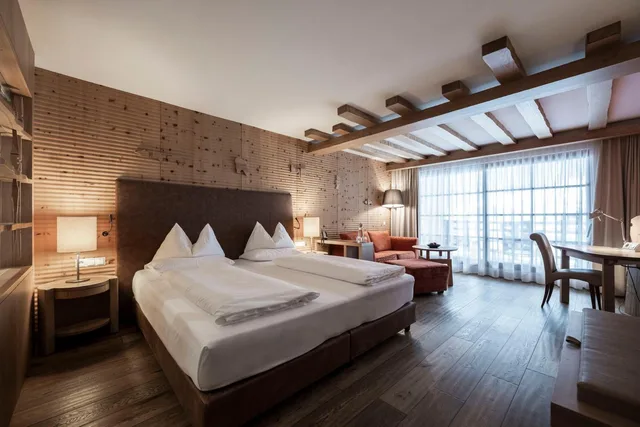 جناح جونيور، HOTEL ADLER BALANCE 3/9