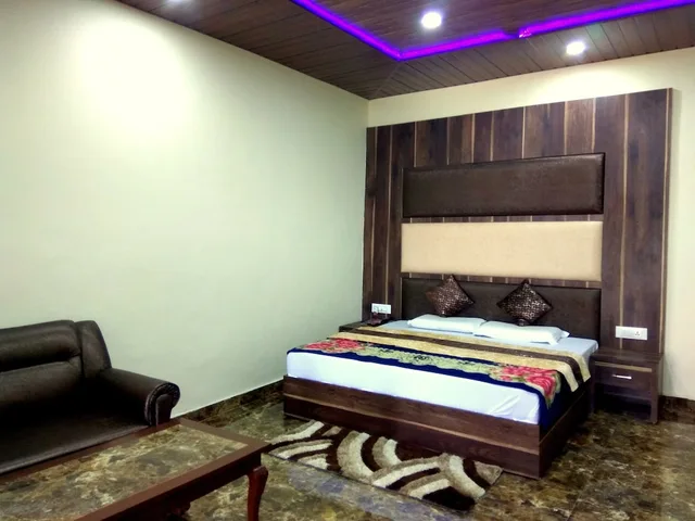 غرفة ديلوكس بسرير مزدوج، Hotel Himdhara 2/4