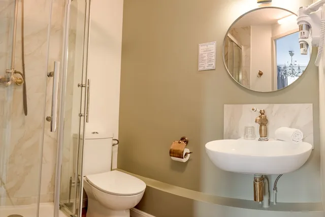 غرفة قياسية بسرير مزدوج، Hotel France Et De Guise 2/4
