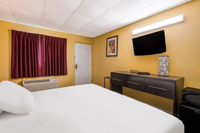 غرفة قياسية بسرير كينج، Econo Lodge Gretna - New Orleans 1/5