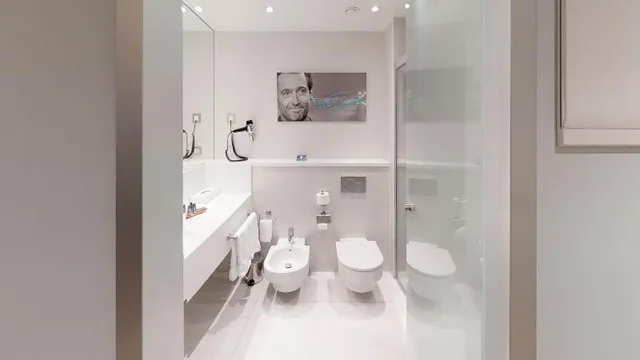 Petite, Terrace، Zinema 7 8/9