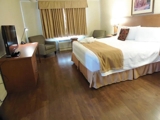 جناح بغرفتي نوم، Rosslyn Inn & Suites, SureStay Collection by Best Western 7/10