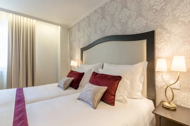 غرفة ثلاثية بسرير كوين وسرير فردي، Luna Hotel Turismo 2/3