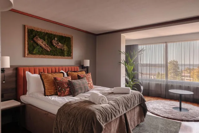 غرفة بسرير مزدوج بإطلالة على البحر، Villa Foresta 1/3