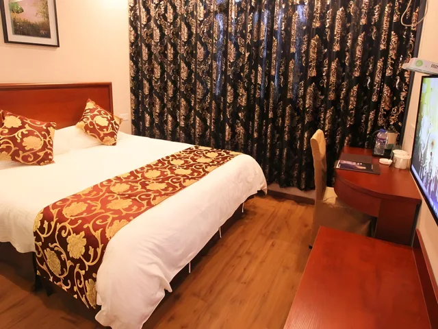 غرفة سوبيريور بسرير كوين، GREENTREE INN HUANGSHAN TANGKOU TOWN SCENIC SPOT SOUTH GATE TRANSFER CENTER HOTEL 1/1