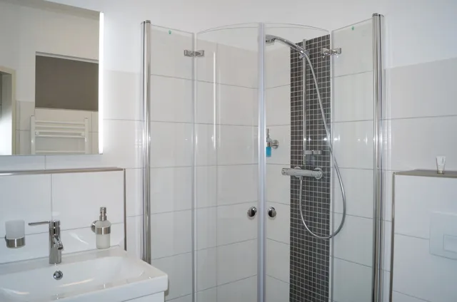 غرفة عائلية بسرير مزدوج وسريرين منفصلين، REGIOHOTEL Schanzenhaus Wernigerode 4/4