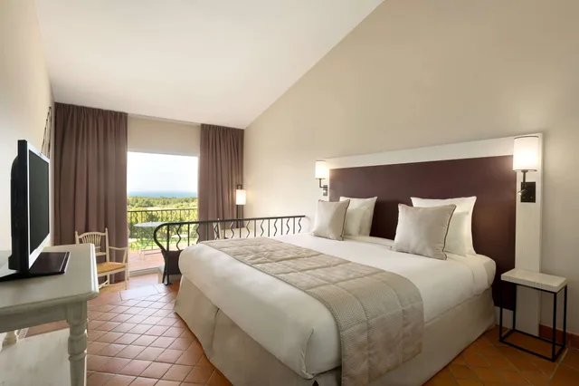 Deluxe, Twin Beds, Le Fregate Provence 4/7
