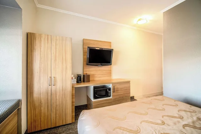 Upgrade, Queen Bed، Baymont by Wyndham Chandler I-10 2/7
