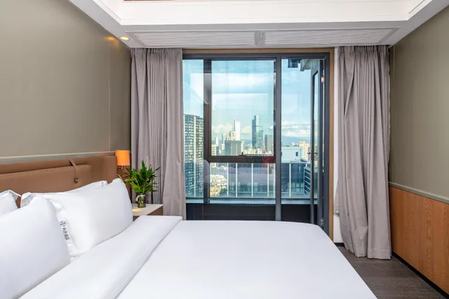 Plus, Deluxe, Queen Bed، Sunny Kechuang Center 1/1
