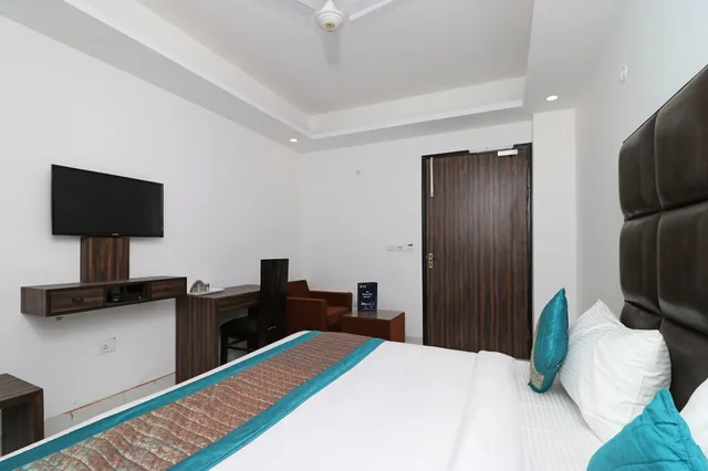 غرفة بريميوم بسرير كينج، Oyo 10274 Hotel Aamara 9/10