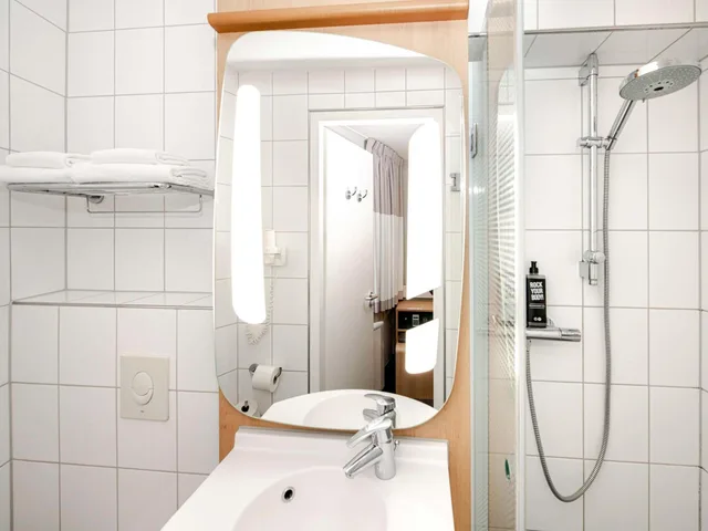 غرفة صغيرة مزدوجة، Ibis Amsterdam Centre Hotel 9/10