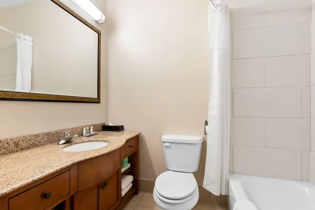 Upgrade, King Bed، Quality Inn & Suites McAlester on Hwy 69 4/5