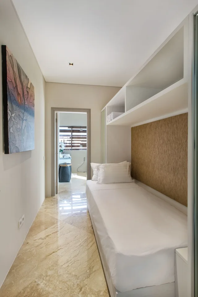 1.5 Bedrooms, 1 Double and 1 Single Bed, Side Ocean View، The Double View Mansions Bali 3/6