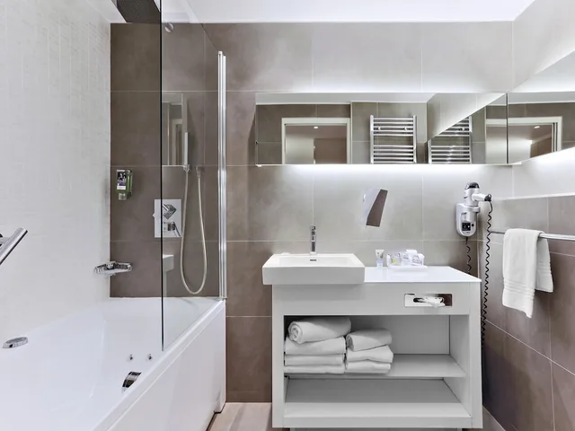 جناح بسرير مزدوج مع أريكة، Mercure Paris Vaugirard Porte de Versailles 6/7