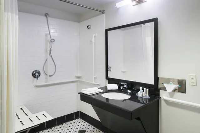 غرفة بسرير كينج، Fairfield Inn & Suites Kansas City Overland Park 3/4