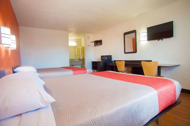 غرفة بسريرين كوين للمدخنين، Motel6 Corsicana, TX 3/7