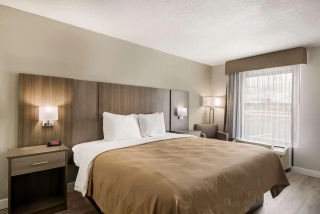 غرفة بسرير مزدوج لذوي الإعاقة، Quality Inn Emporia, VA 3/6