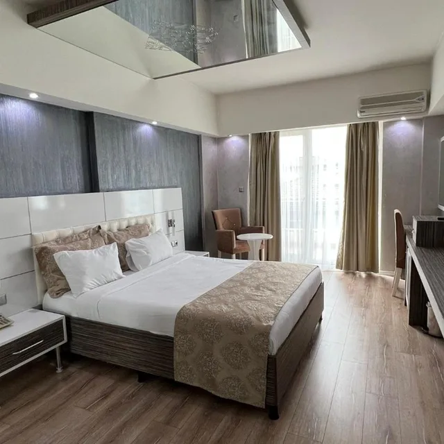 Superior, Suite, MOX Hotel 2/10